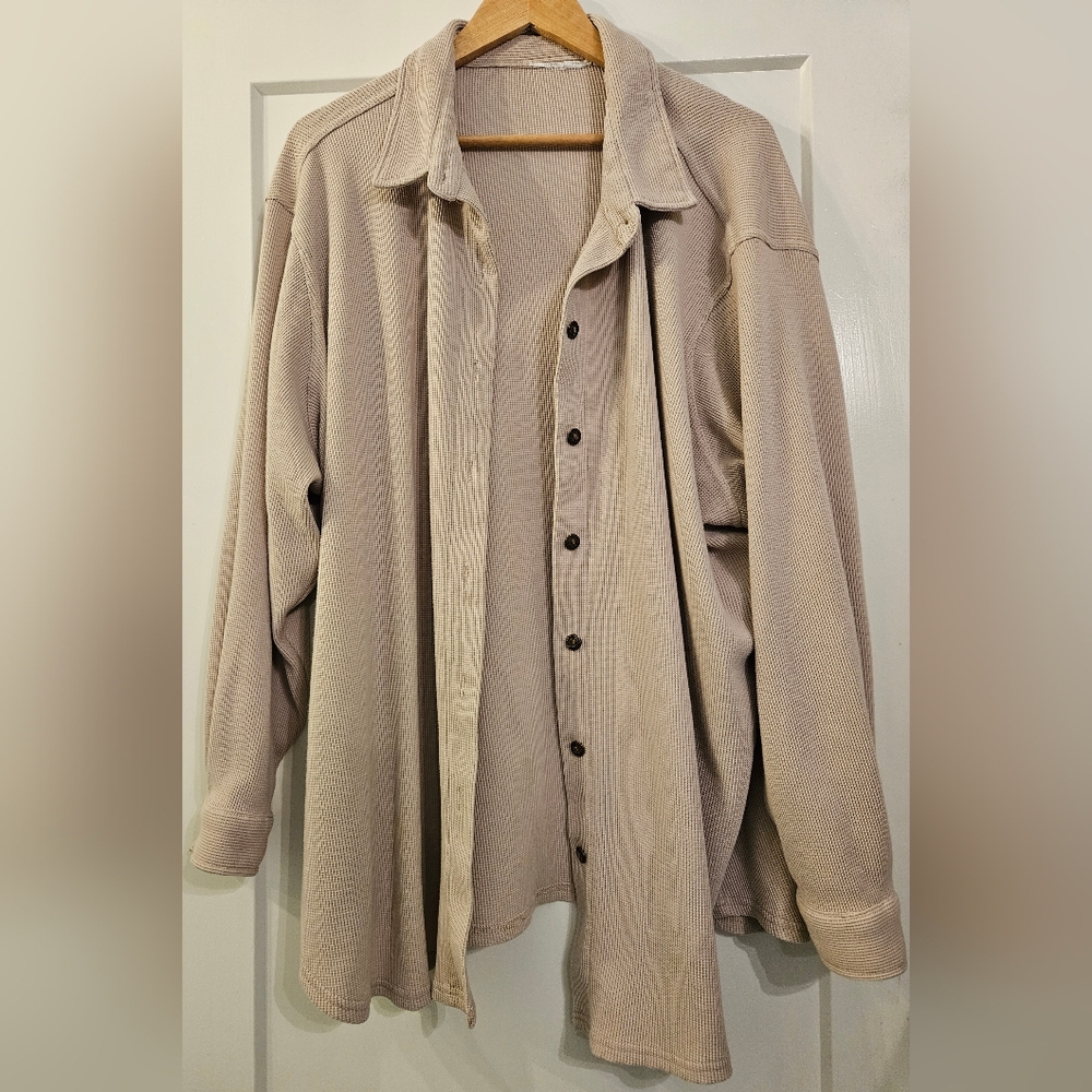 Oversized lg/xl waffle knit shacket, no tags, Has cool buttons